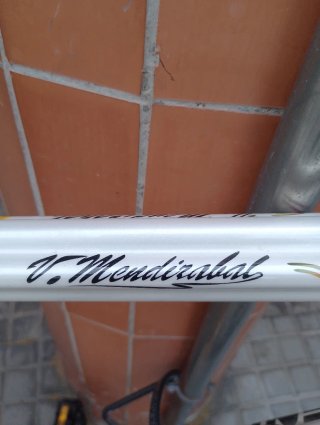 Bicicleta de carretera MENDIS