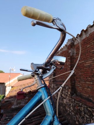 Bicicleta de paseo señora azul