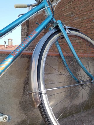 Bicicleta de paseo señora azul