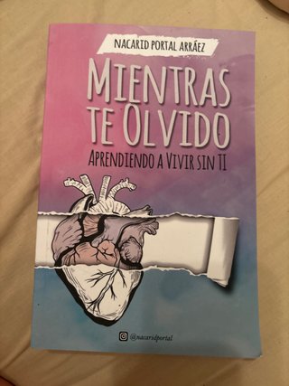 Libro mientras te olvido