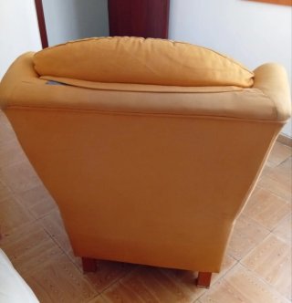 Butaca amarilla de tela