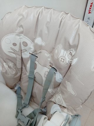 Trona y Silla de Coche Bebé 50 € las dos