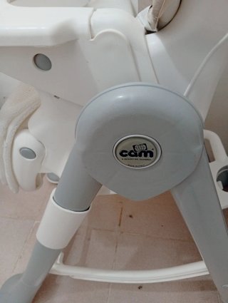 Trona y Silla de Coche Bebé 50 € las dos