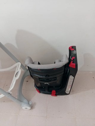 Trona y Silla de Coche Bebé 50 € las dos