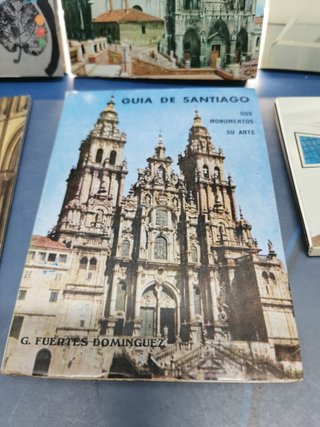 Lote de Postales, guías e imágenes de catedrales, 8 unidades