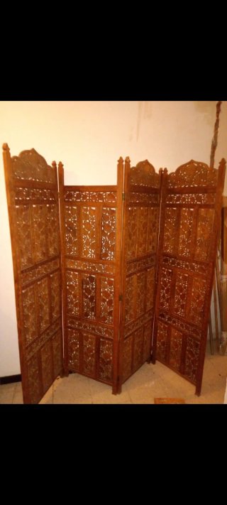 Biombo artesanal de madera desmontable