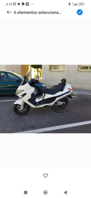 Xevo 125 Maxi Scooter Blanca