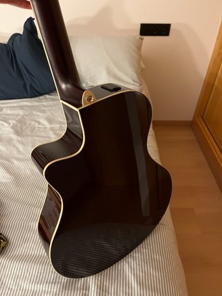 Guitarra Yamaha APX600.  Como nueva.
