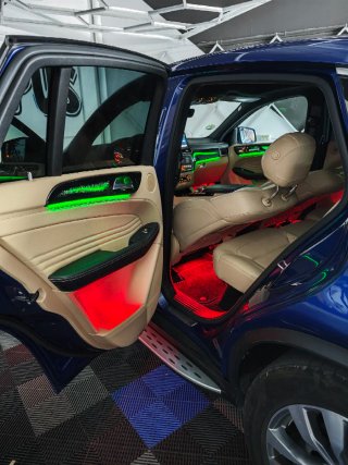 Iluminación ambiental Mercedes GLE
