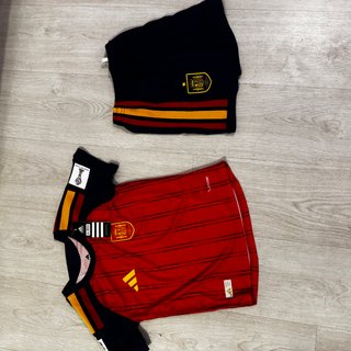 Camiseta y pantalón  España Adidas Talla 20 Niño