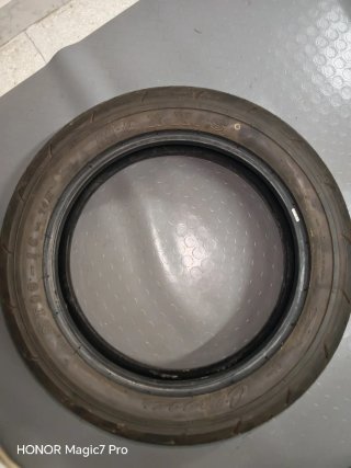 Gomma moto usata