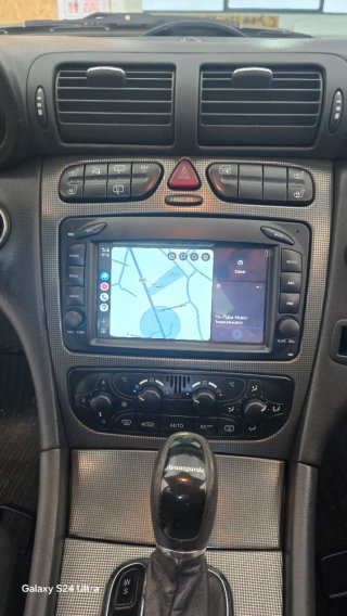 Rádio 4/64GB Mercedes W203/W209 Android 14 + GPS.