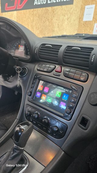 Rádio 4/64GB Mercedes W203/W209 Android 14 + GPS.