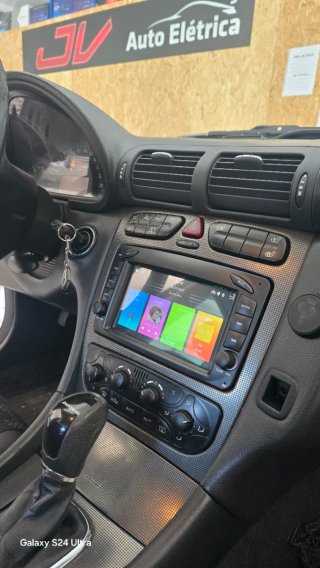Rádio 4/64GB Mercedes W203/W209 Android 14 + GPS.