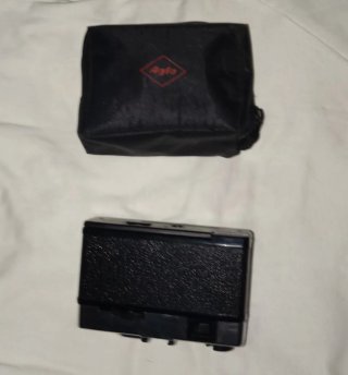 Cámara Agfa Isoly 100 con funda