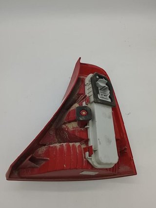 Renault 8200071413 piloto tras izq clio 4001