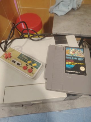 Nintendo NES + Super Mario Bros.