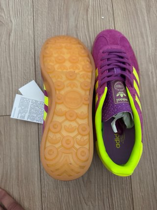 Adidas Morado y Amarillo Zapatillas