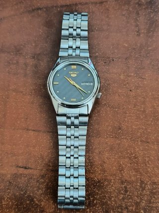 Reloj Seiko 5 vintage azul