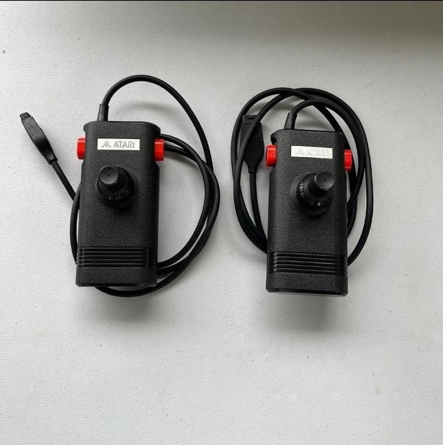 Atari 2800 + 4 juegos