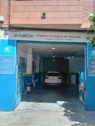 Se traspasa lavadero de coche