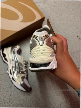 Nuevas ASICS Gel-Kayano 14 color gris plata