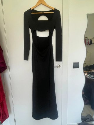 Vestido largo negro manga larga