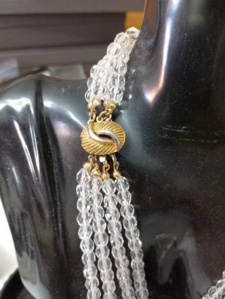 Collana cristalli con chiusura gioiello