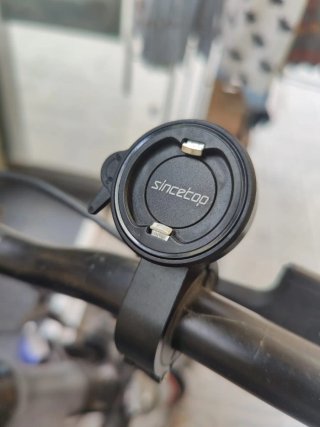 Bicicleta eléctrica gris