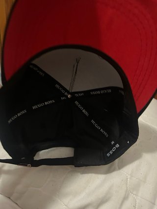 Gorra BOSS Negra con hugo roja  Bordada Roja