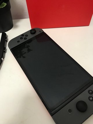 IMPECABLE!! Nintendo Switch OLED + accesorios