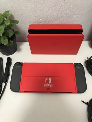 IMPECABLE!! Nintendo Switch OLED + accesorios