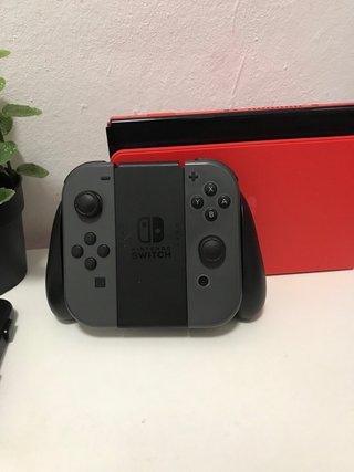IMPECABLE!! Nintendo Switch OLED + accesorios
