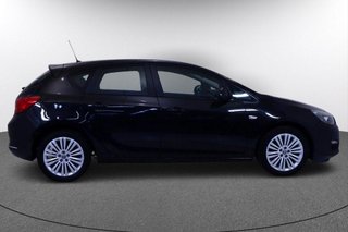 Opel Astra 1.6 SELECTIVE 5P