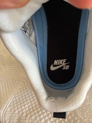 Zapatillas Nike Blancas y Negras