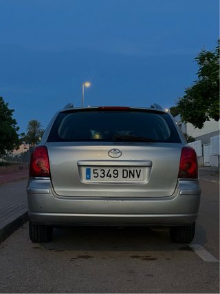 Toyota Avensis Familiar 1.8 VVT-i 129cv