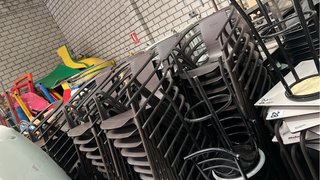 Vendo Sillas y mesas terraza marrones