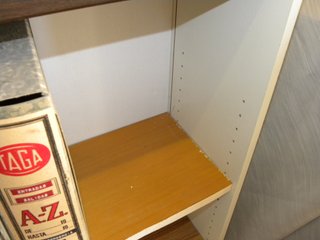 Estantería de madera blanca resistente