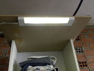 Estantería de madera blanca resistente