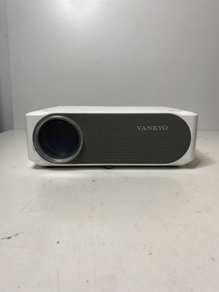 : Proyector Vankyo Performance V630