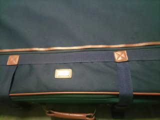 MALETA GRANDE 23 KG 2 RUEDAS LIVIANA PERFECTAMENTE