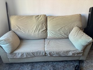 Sofá beige/Almohadas incluidas - disponible 20/06