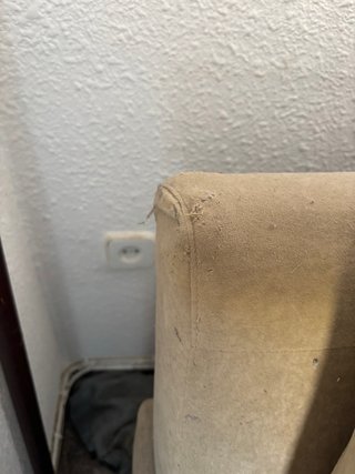 Sofá beige/Almohadas incluidas - disponible 20/06