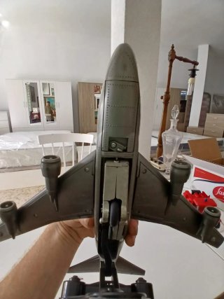 Avión antiguo de juguete