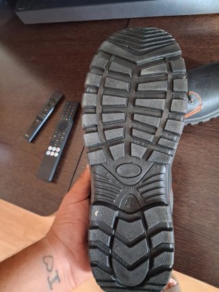 Botas de seguridad negras y naranjas talla 43