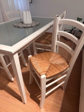 Mesa comedor blanca + 4 sillas