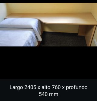 Escritorio y zapatero de madera