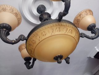 Lámpara de techo elegante beige y dorada