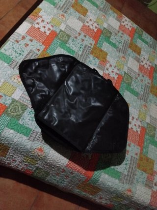 Maleta depósito imanes moto
