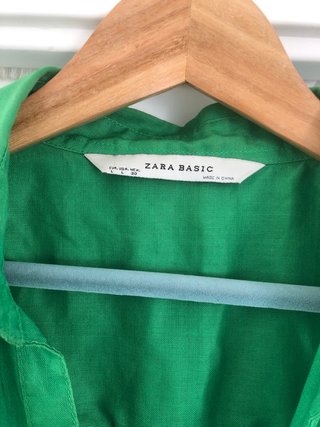 Blusa verde de lino sin mangas